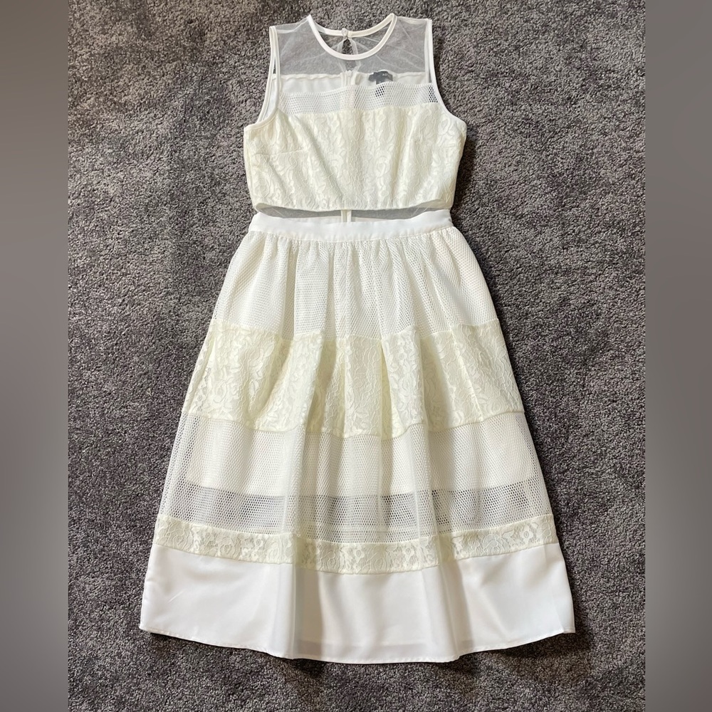 Mesh & lace cutout sleeveless dress - Picture 1 of 6